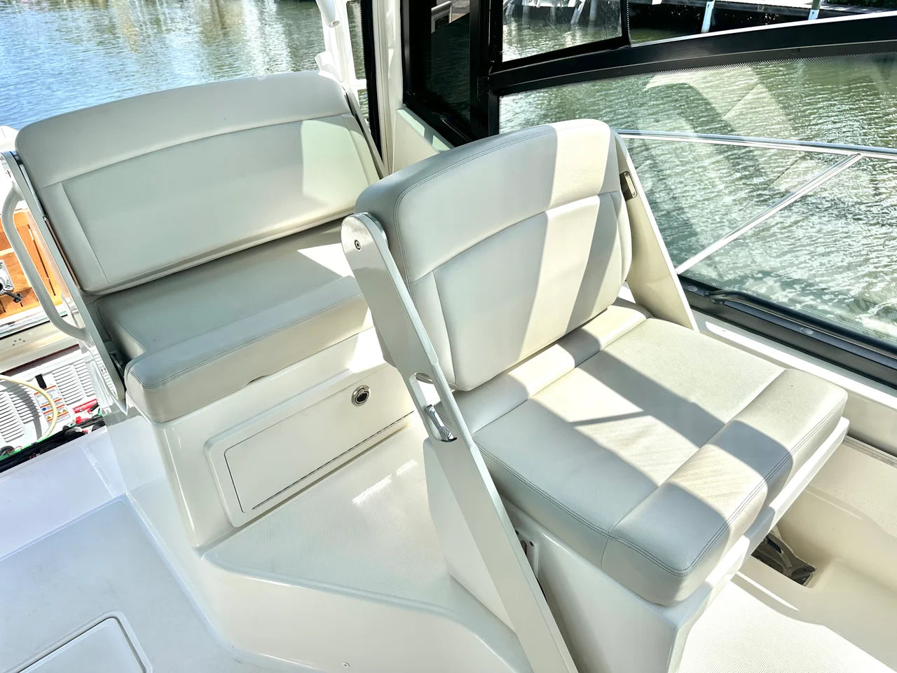 2021 Boston Whaler 325 CONQUEST 32.0 feet, Sarasota, FL #14