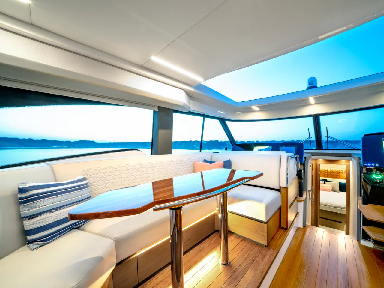 2025 Tiara Yachts LE 48 48.0 feet, Inuvik, Northwest Territories #32
