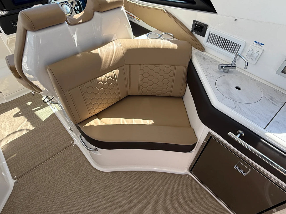 2025 Sea Ray Sundancer 320 Outboard 32.0 feet, Wrightsville Beach, North Carolina #11