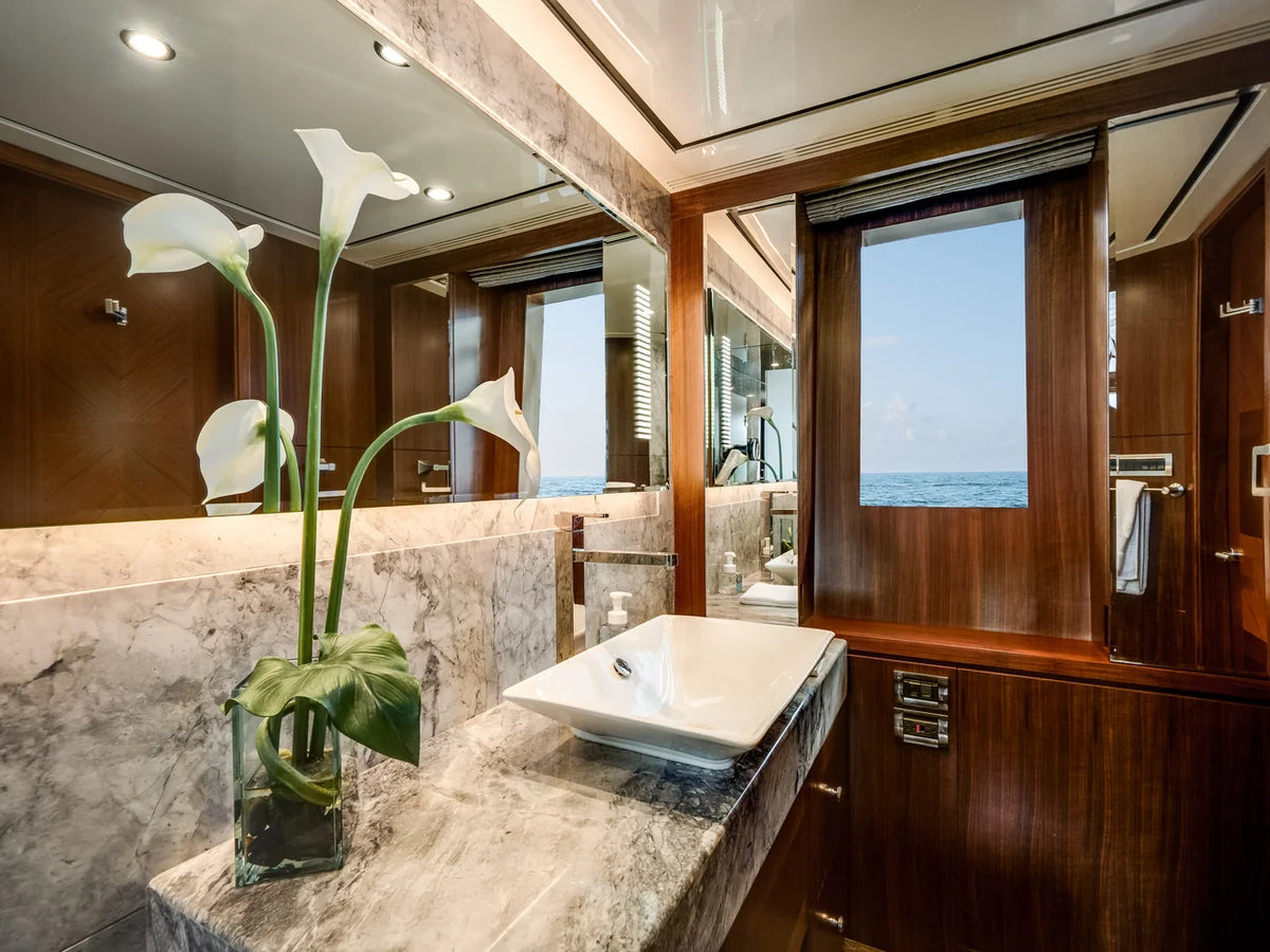 2018 Ocean Alexander 100 MY 100.0 feet, Naples, Florida #87