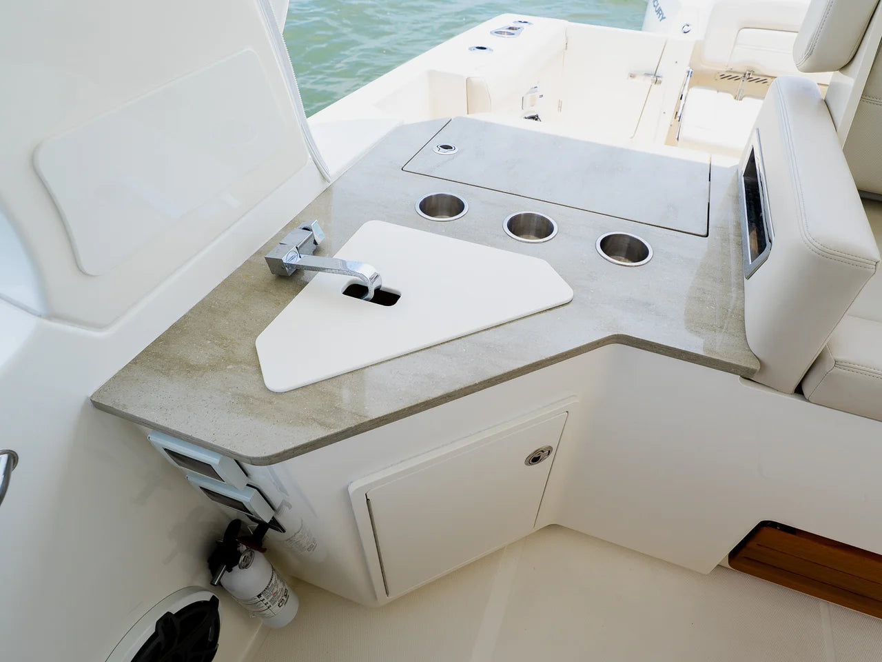 2023 Boston Whaler 350 Realm 35.0 feet, Clearwater, Florida #68