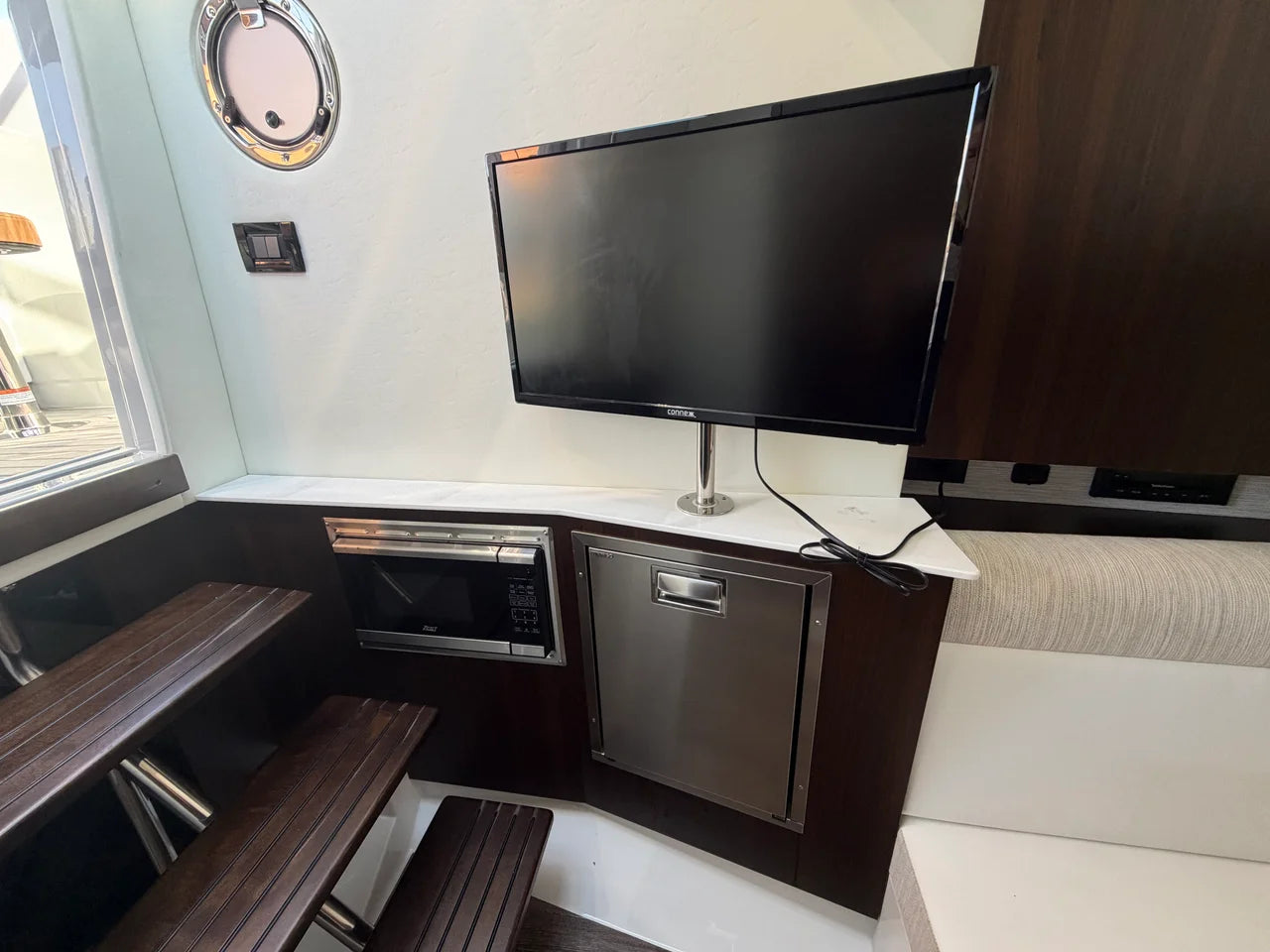 2024 Cruisers Yachts 38 GLS South Beach Outboard 38.0 feet, Stuart, Florida #38