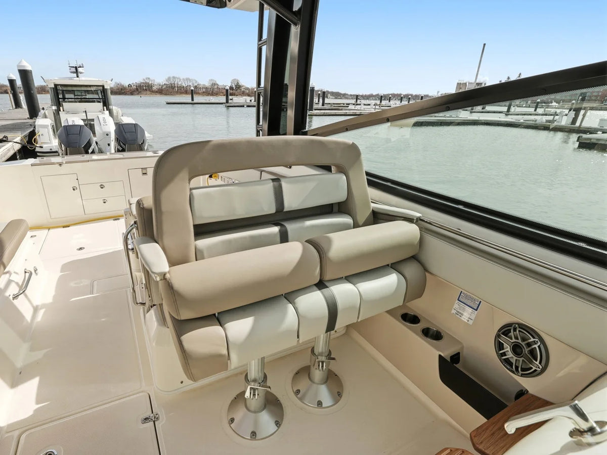 2026 Boston Whaler 330 Vantage 33.0 feet, Quincy, MA #16