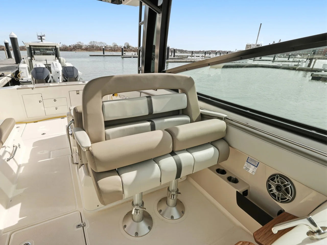 2026 Boston Whaler 330 Vantage 33.0 feet, Quincy, MA #16