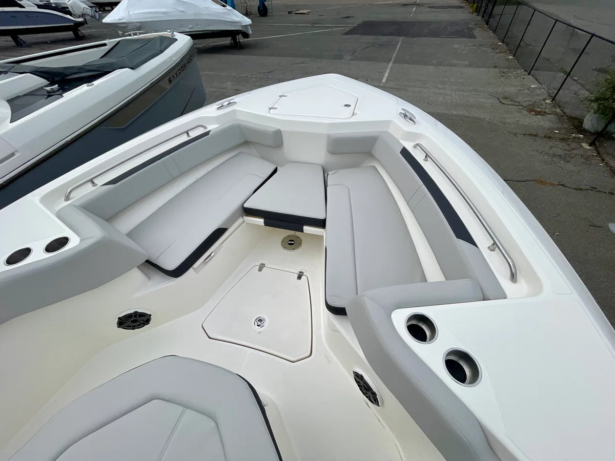 2027 Boston Whaler 330 Outrage 33.0 feet, Danvers, Massachusetts #20