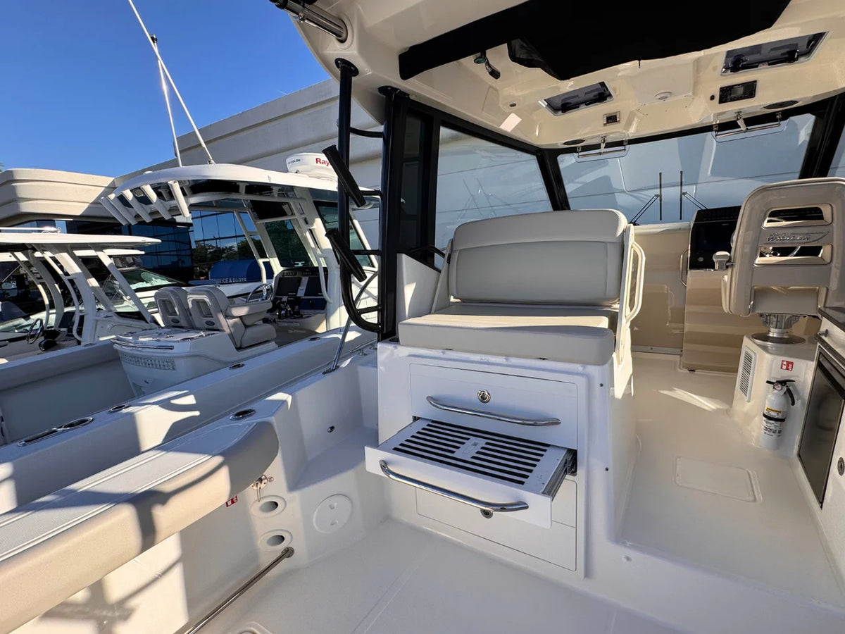 2026 Boston Whaler 325 Conquest 32.0 feet, Stuart, Florida #18
