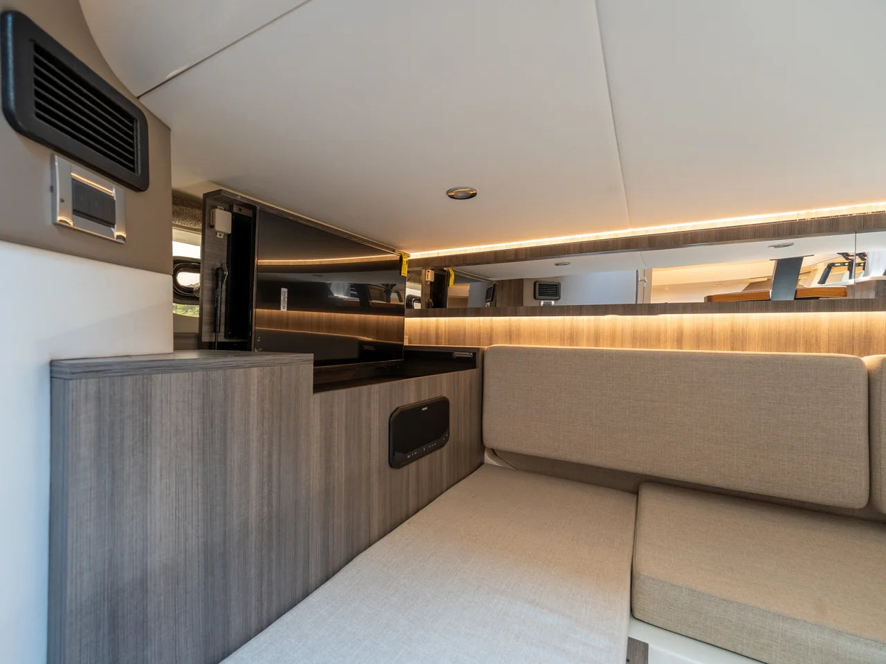 2026 Sea Ray Sundancer 370 Outboard 37.0 feet, Wrightsville Beach, North Carolina #30