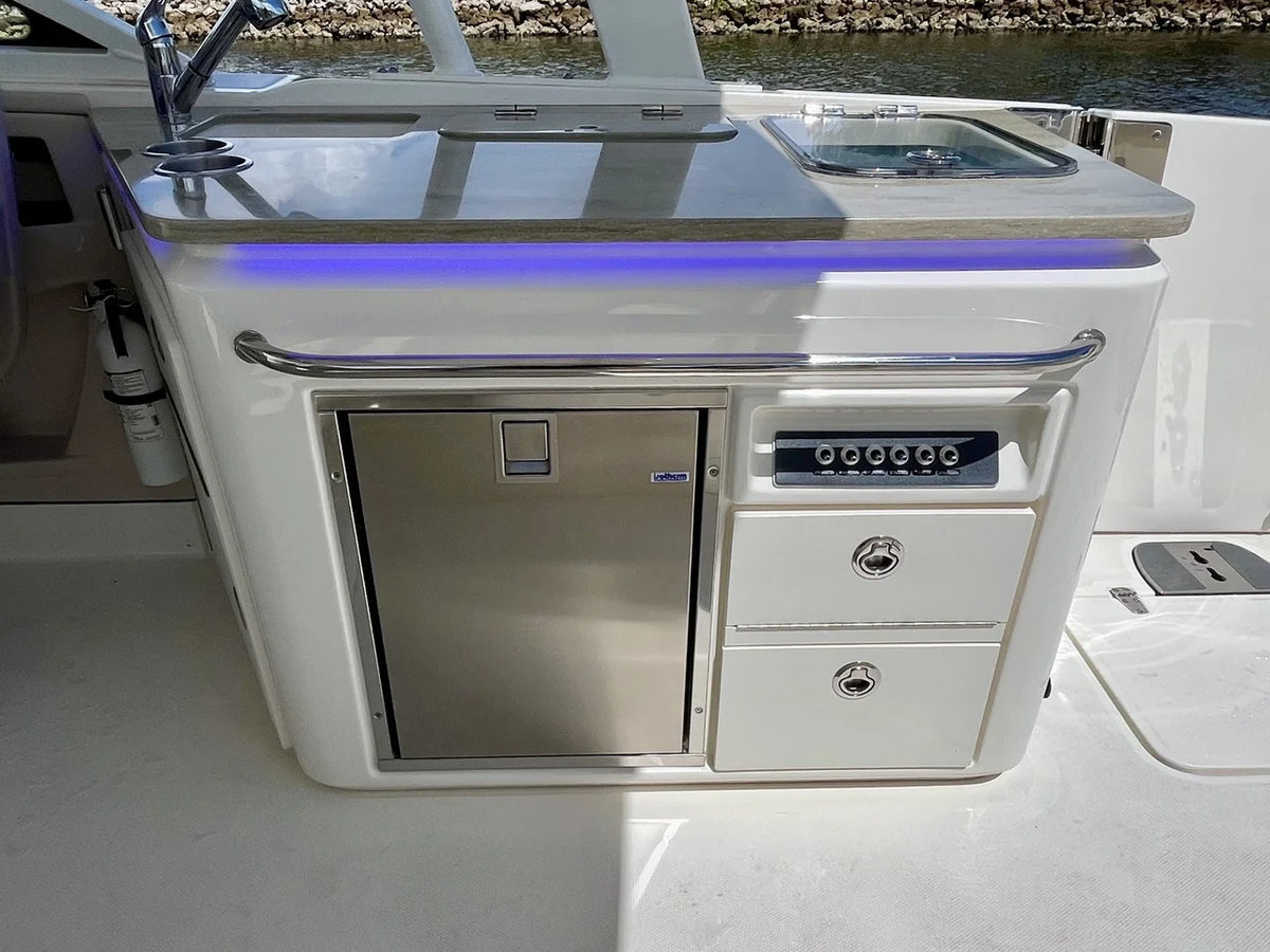 2022 Boston Whaler 320 VANTAGE 32.0 feet, Venice, Florida #27