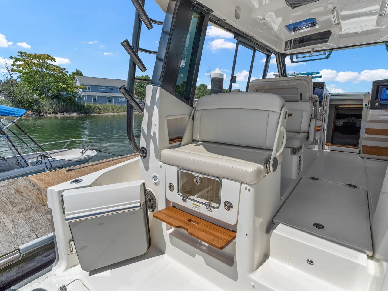 2025 Boston Whaler 405 Conquest 40.0 feet, Quincy, MA #13
