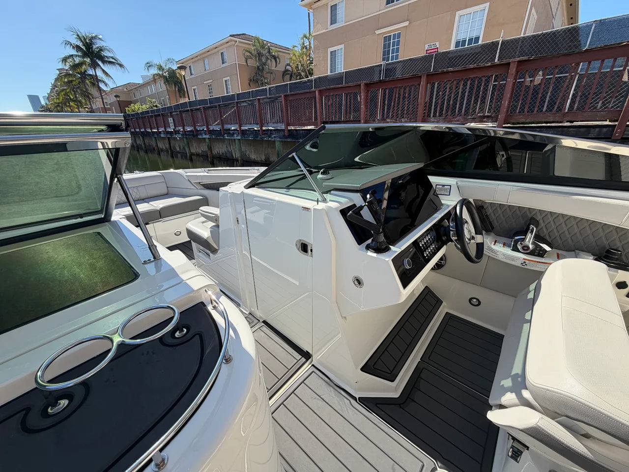 2023 Sea Ray 350 SLX OB 38.0 feet, North Miami, FL #68