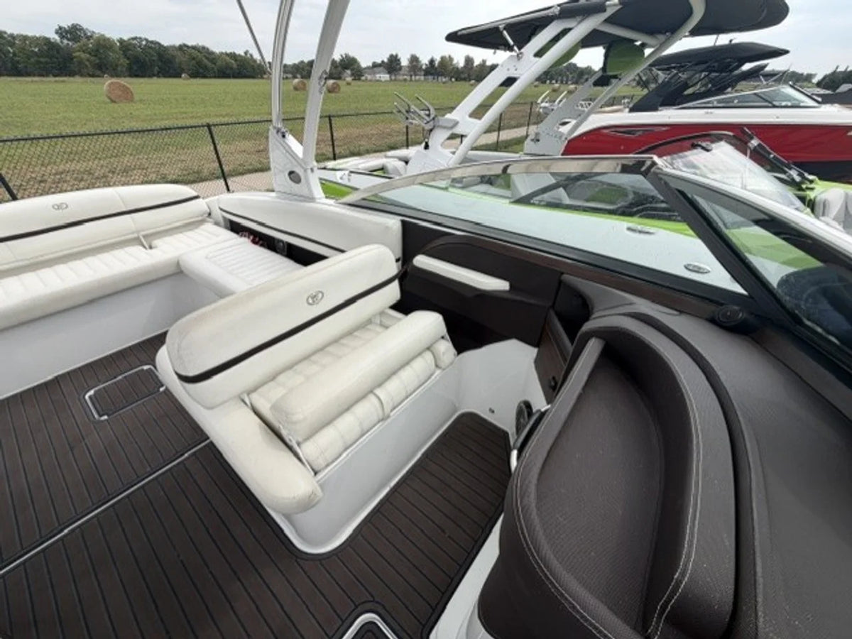 2015 Cobalt R7 27.0 feet, Monkey Island, OK #15