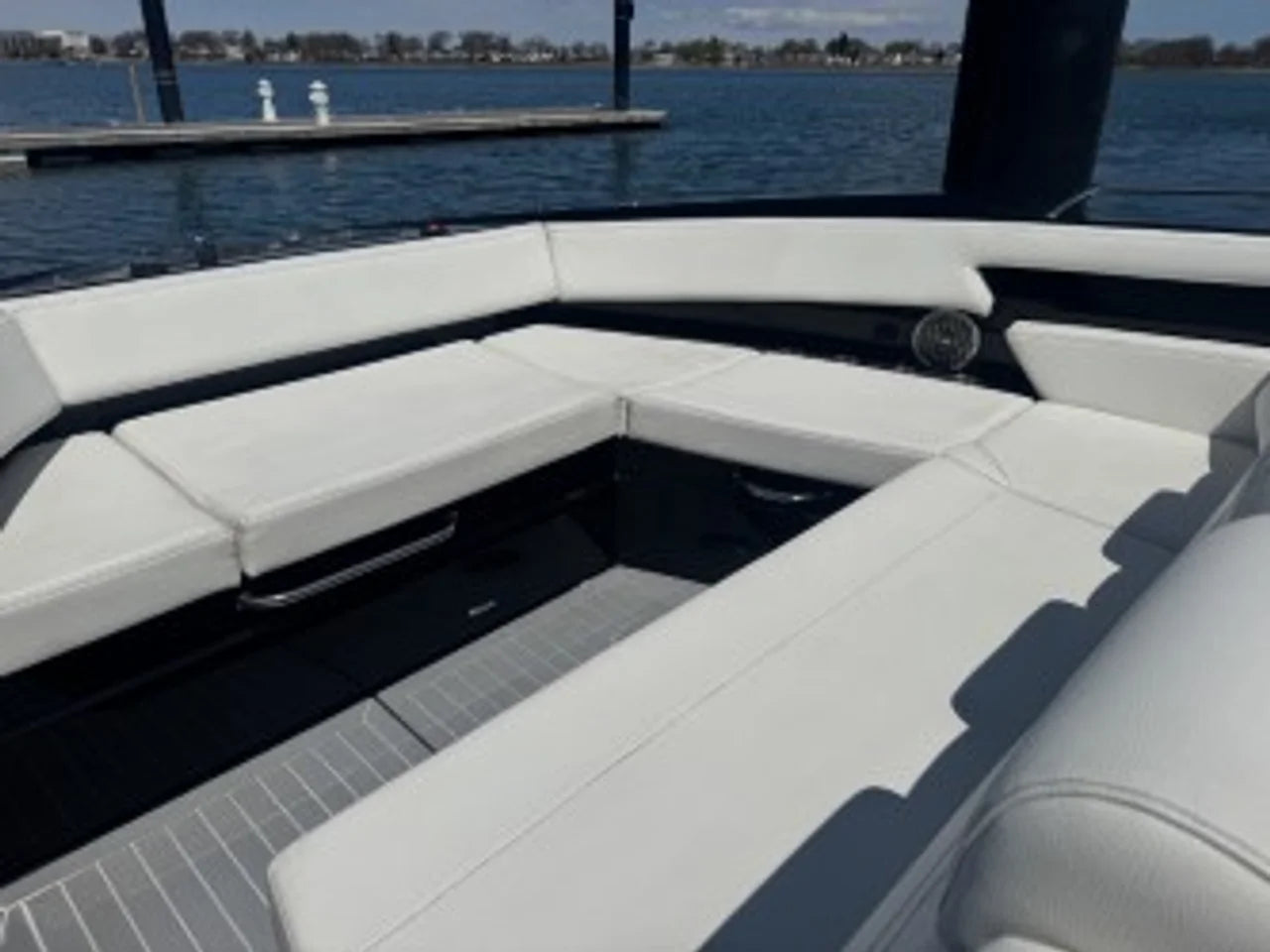 2022 Cruisers Yachts 38 GLS South Beach 38.0 feet, Quincy, MA #14