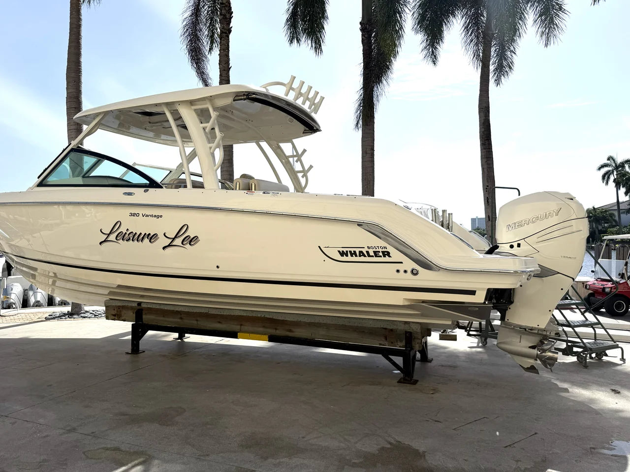 2018 Boston Whaler 320 VANTAGE 32.0 feet, Pompano Beach, Florida #3