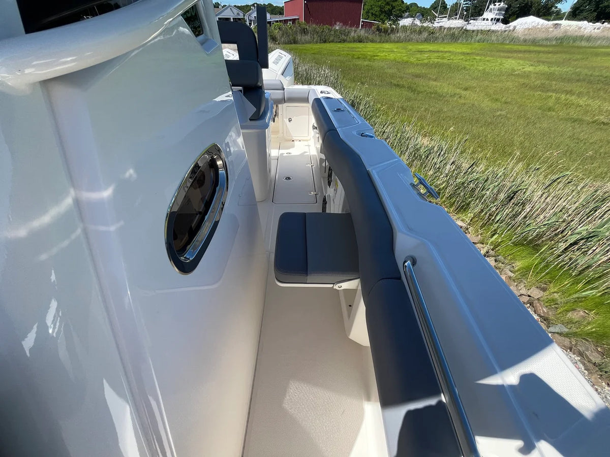 2026 Boston Whaler 250 Outrage 25.0 feet, Westbrook, Connecticut #13