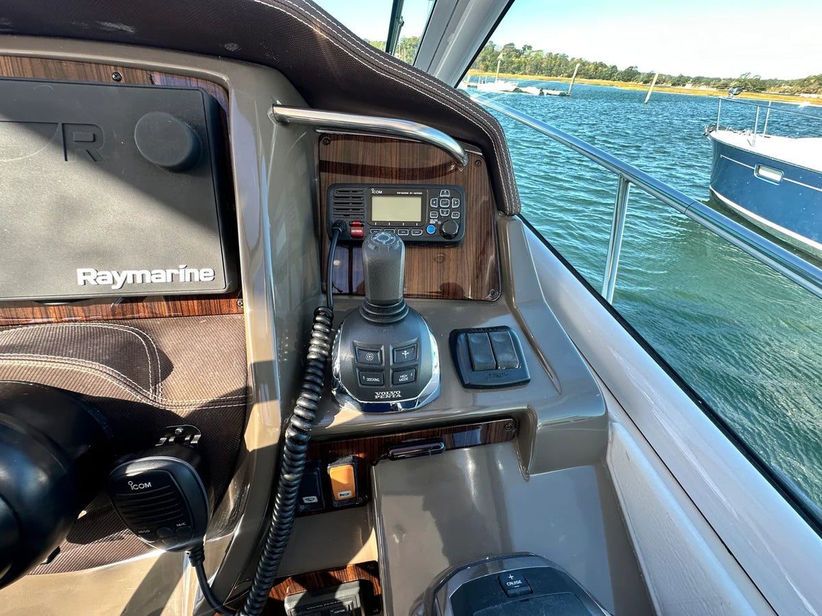 2014 Cruisers Yachts 380 EXPRESS 38.0 feet, Danvers, Massachusetts #17