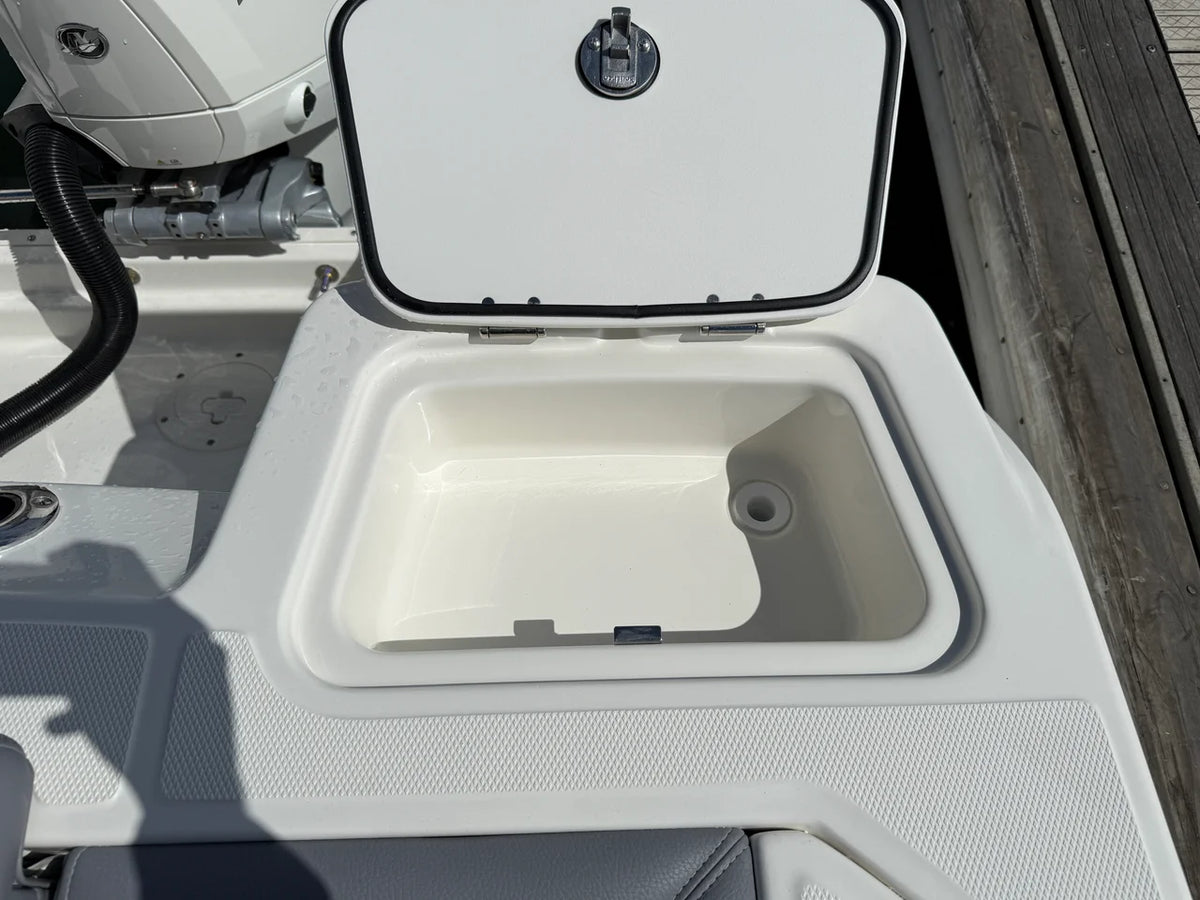 2027 Boston Whaler 250 Outrage 25.0 feet, Wrightsville Beach, North Carolina #11