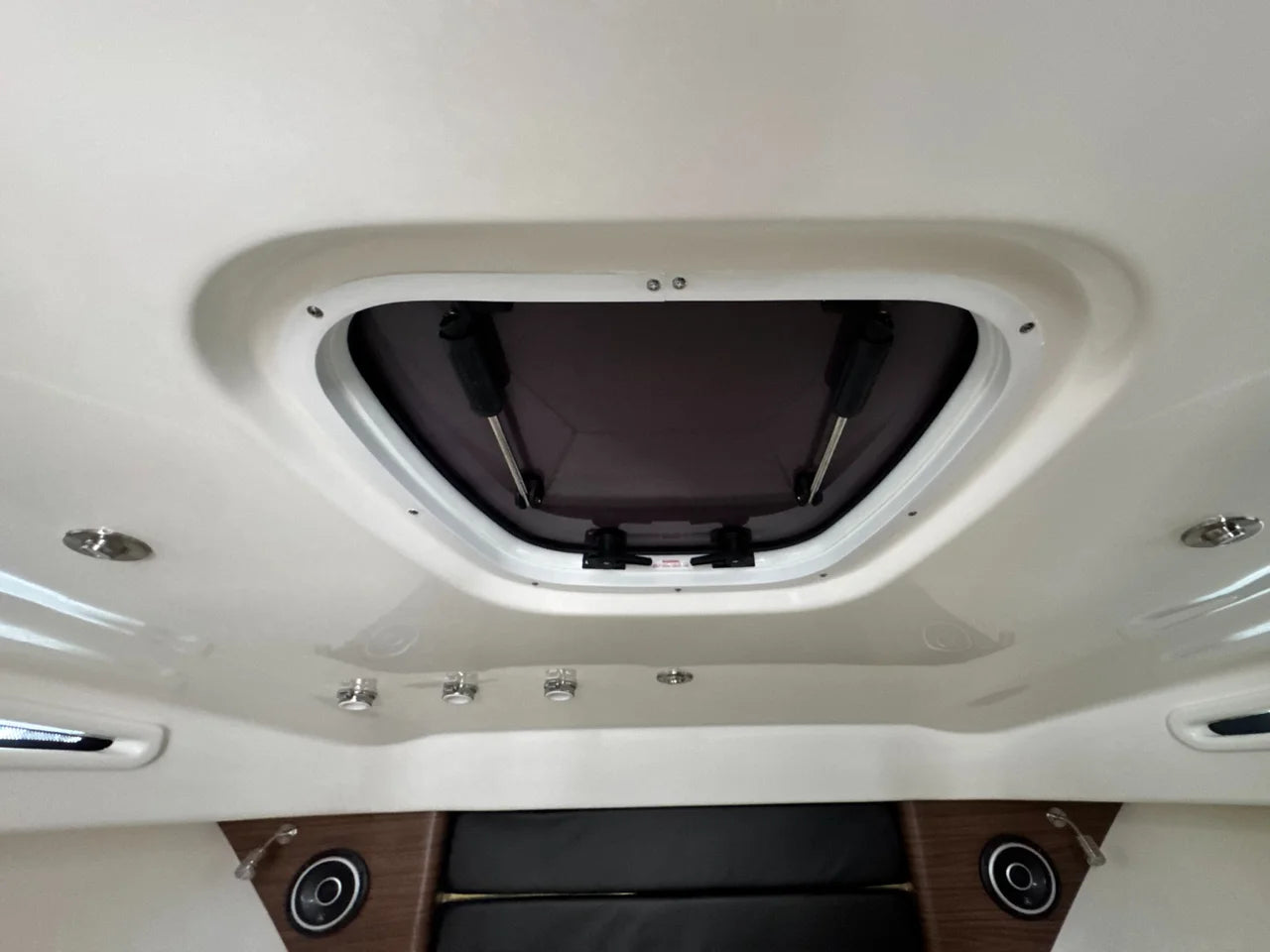 2026 Boston Whaler 325 Conquest 32.0 feet, Huntington, NY #42