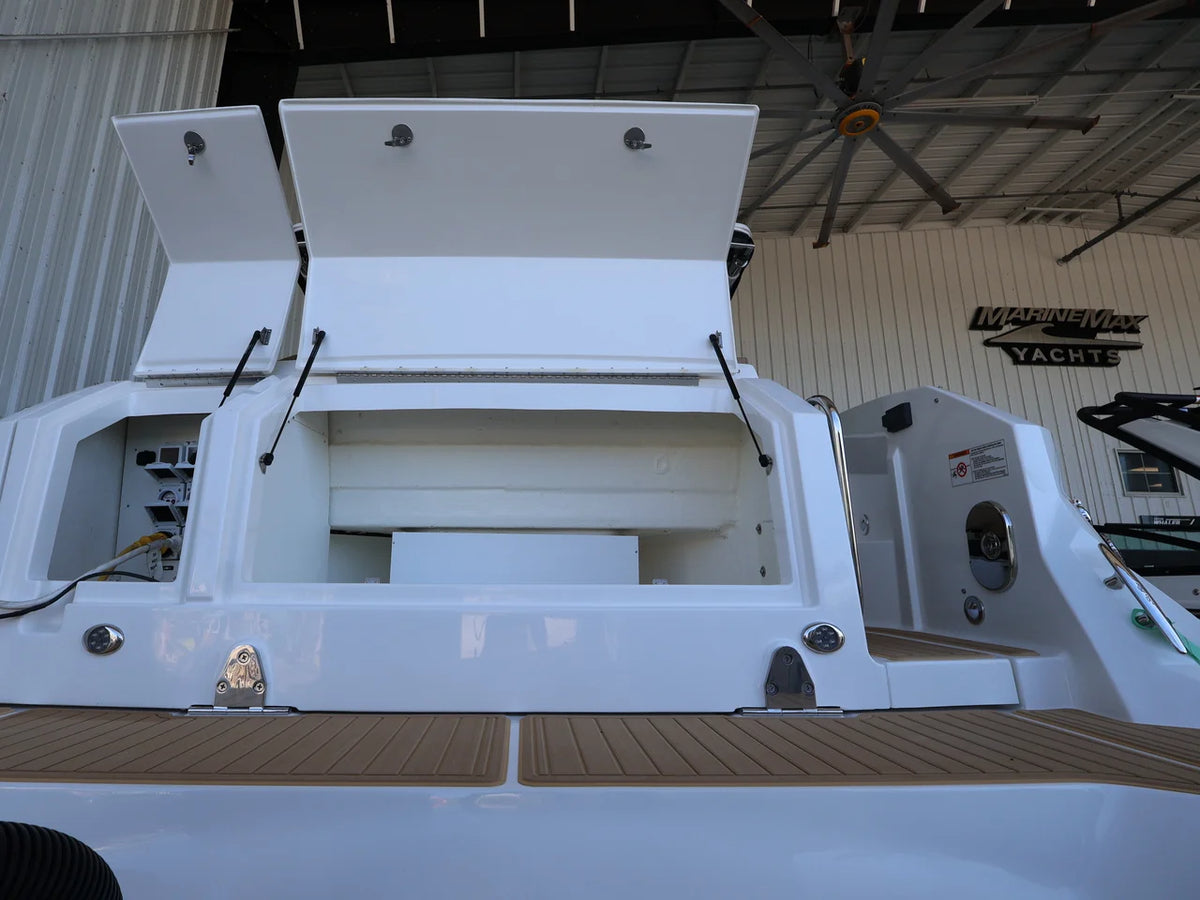 2026 Sea Ray Sundancer 320 Outboard 32.0 feet, Naples, Florida #8