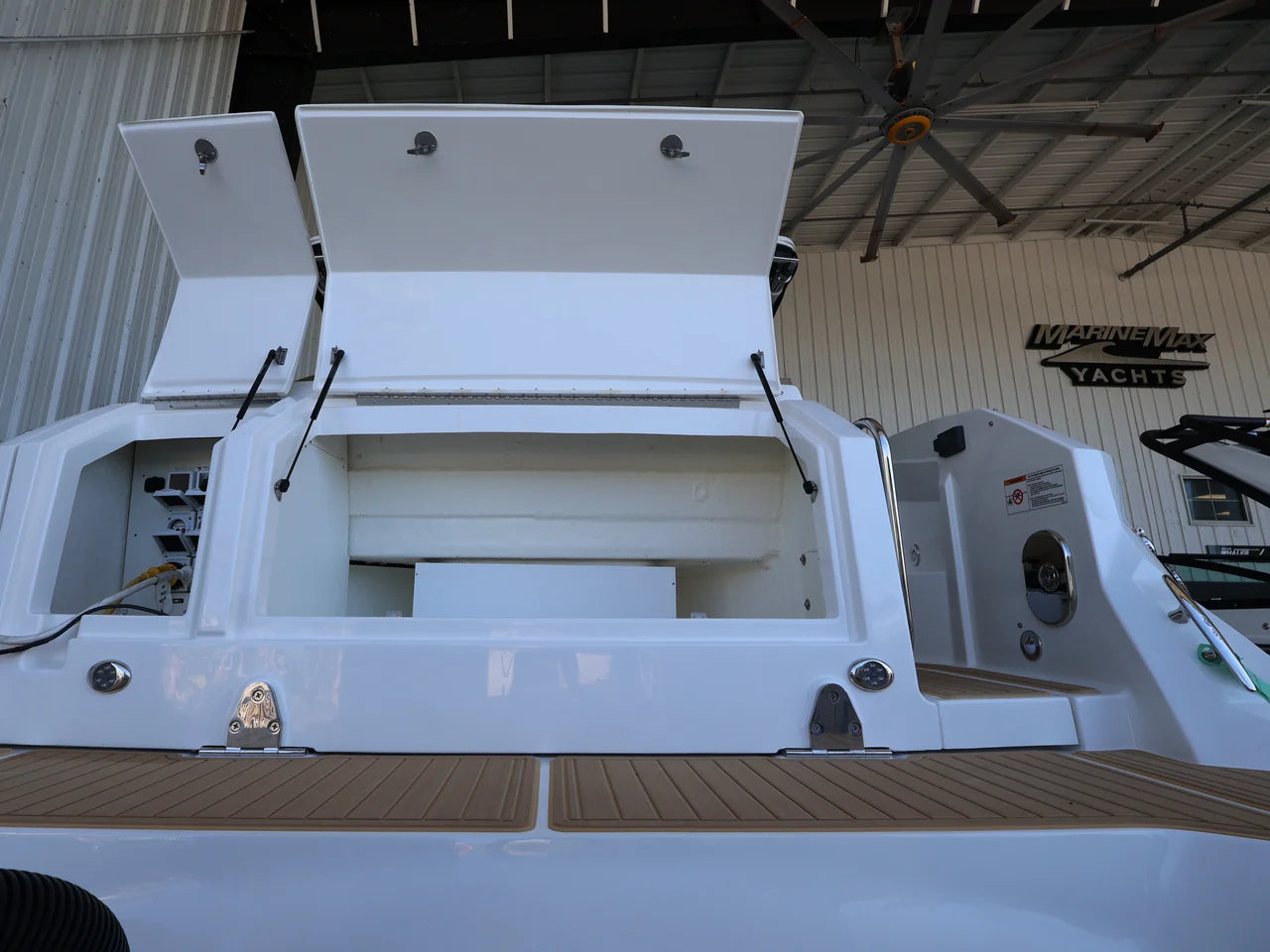 2026 Sea Ray Sundancer 320 Outboard 32.0 feet, Naples, Florida #8