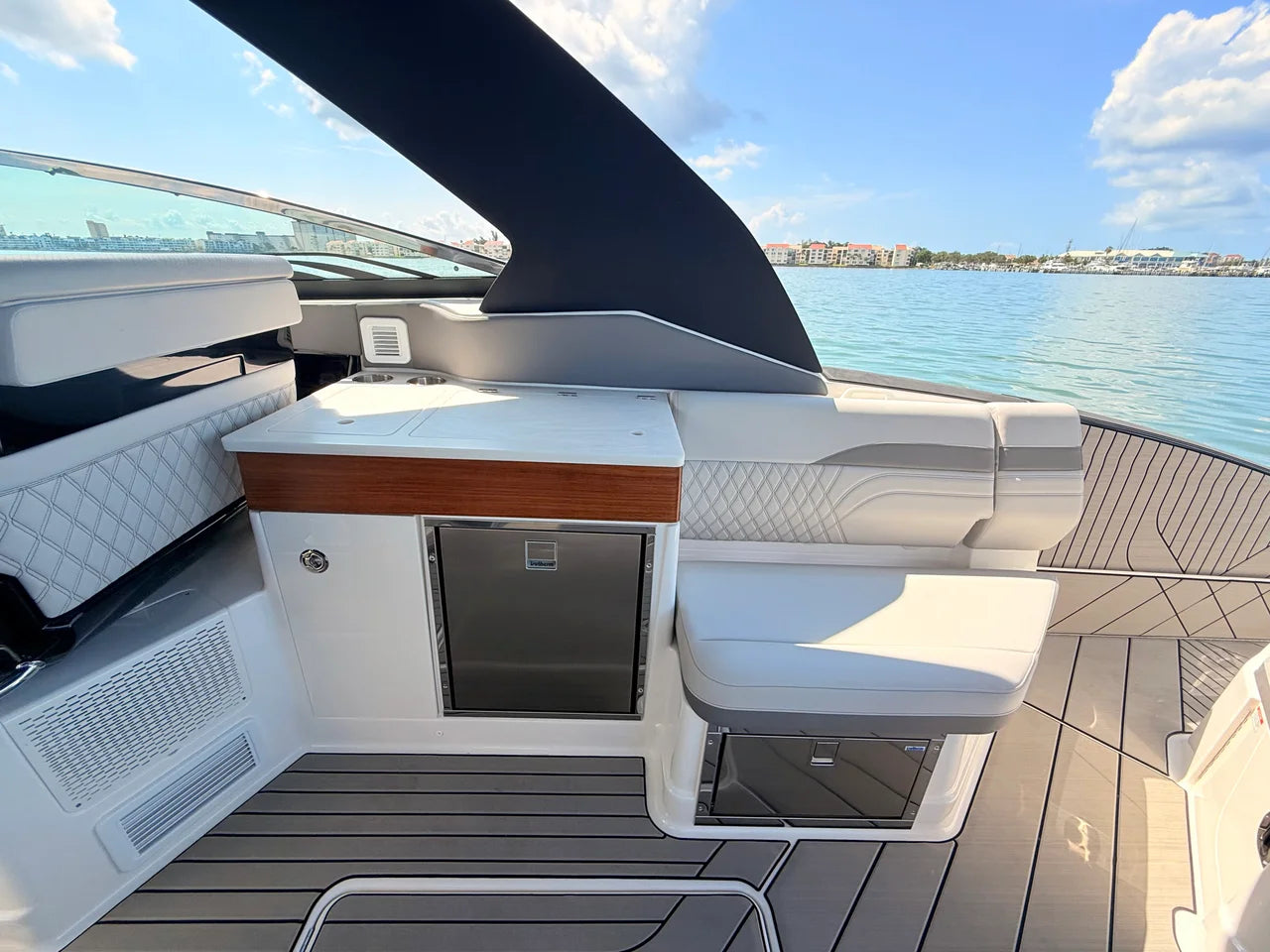2027 Sea Ray SLX 360 Outboard 36.0 feet, St Petersburg, FL #34