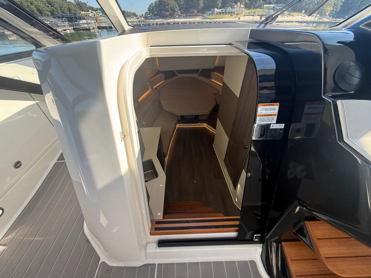2022 Sea Ray 370 SUNDANCER OUTBOARD 37.0 feet, Cumming, GA #55