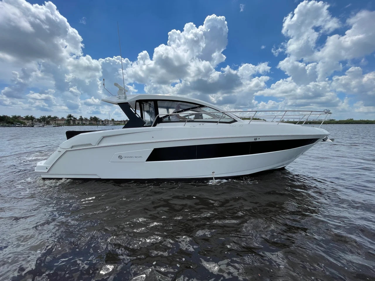 2016 Cruisers Yachts 390 EXPRESS COUPE 39.0 feet, Stuart, FL #4