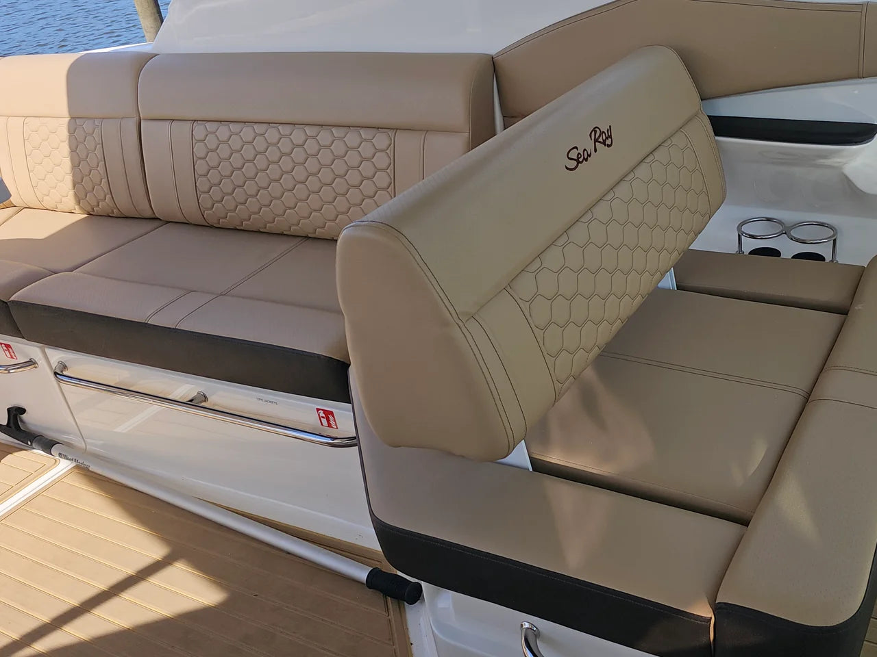 2026 Sea Ray 320 SUNDANCER COUPE OB 32.0 feet, Brick Township, New Jersey #17
