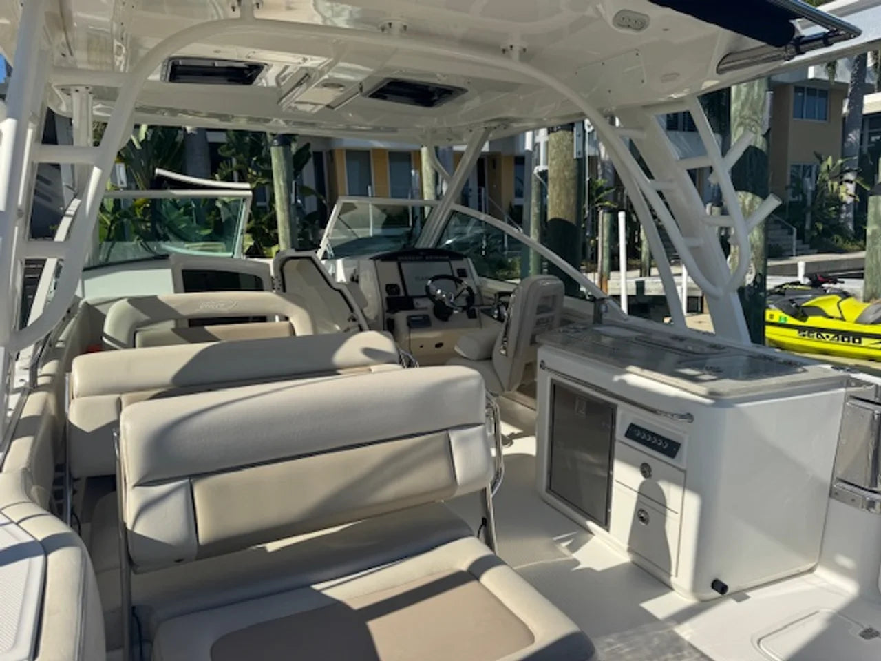 2016 Boston Whaler 320 VANTAGE 32.0 feet, Miami, FL #2