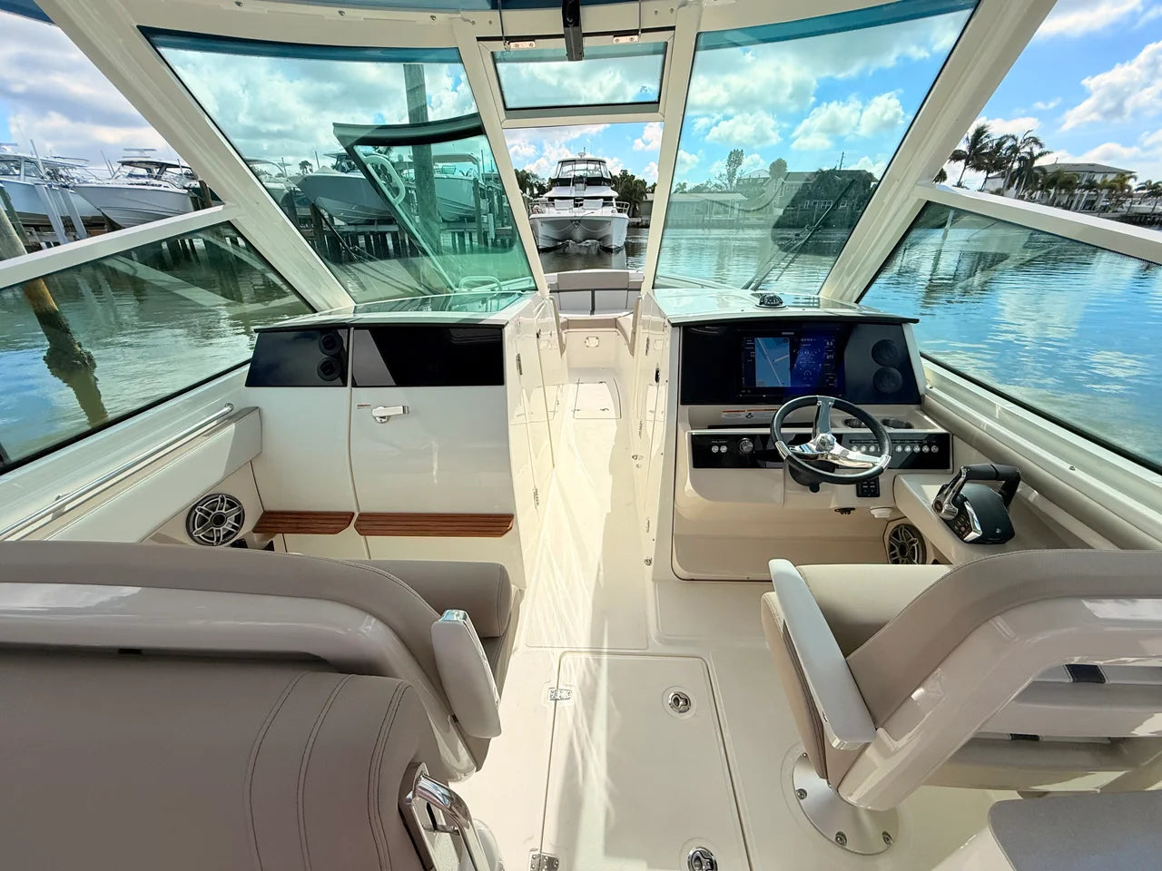 2027 Boston Whaler 330 Vantage 33.0 feet, St Petersburg, FL #49