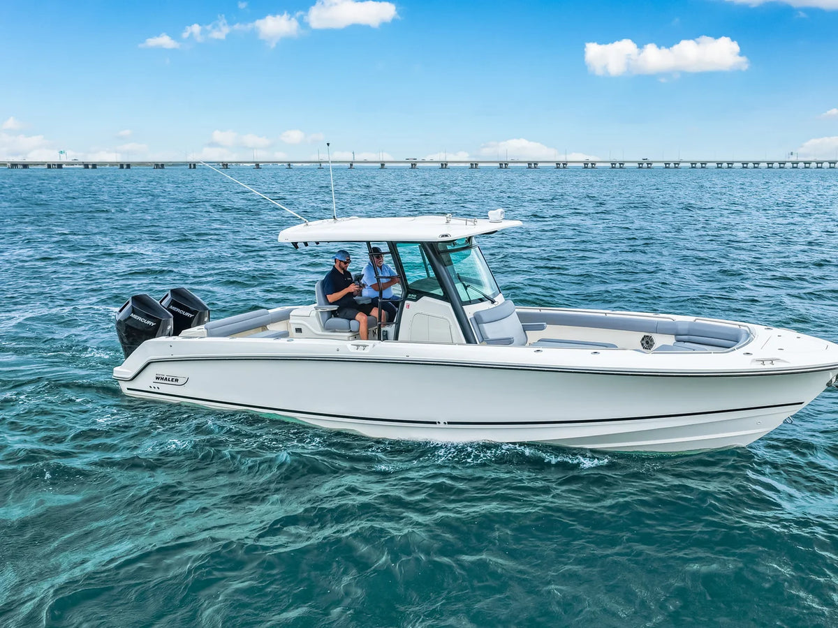 2026 Boston Whaler 330 Outrage 33.0 feet, Clearwater, Florida #3
