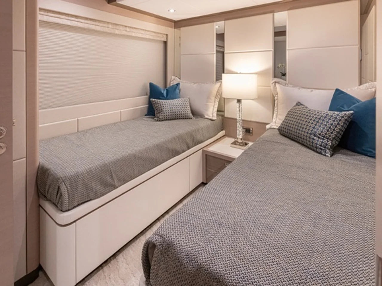 2027 Ocean Alexander 27R 93.0 feet, Pompano Beach, FL #70