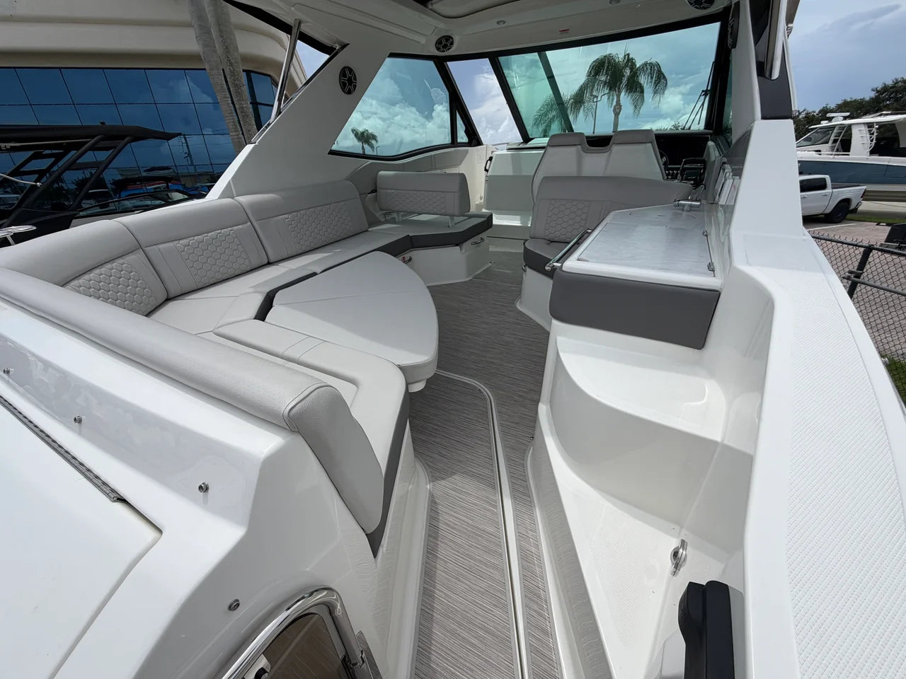 2027 Sea Ray Sundancer 320 Outboard 32.0 feet, Stuart, Florida #11