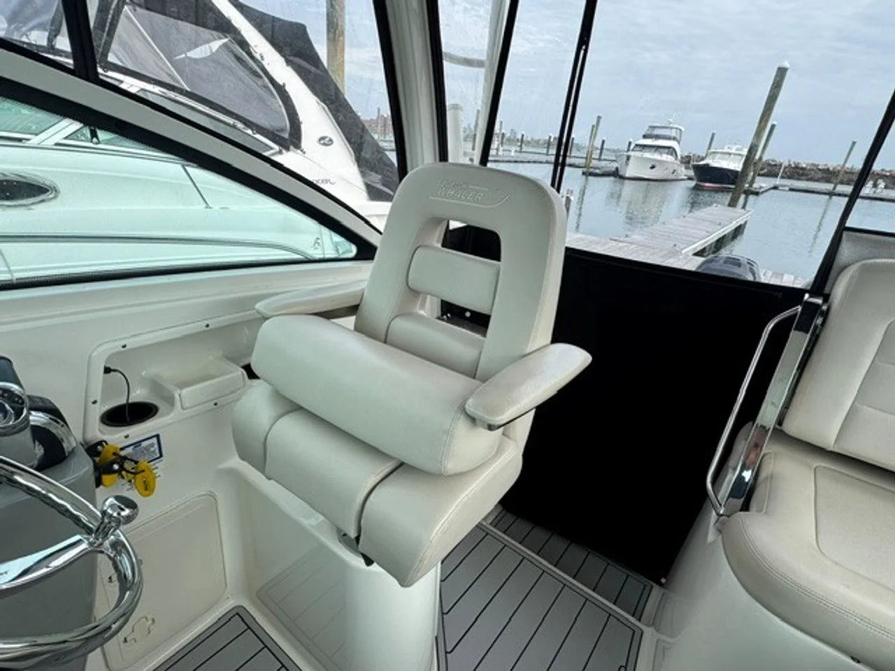 2016 Boston Whaler 315 CONQUEST 31.0 feet, Quincy, MA #17