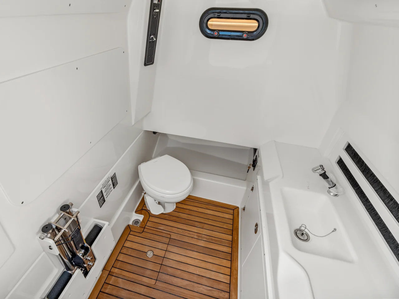 2026 Boston Whaler 330 Outrage 33.0 feet, Quincy, MA #25