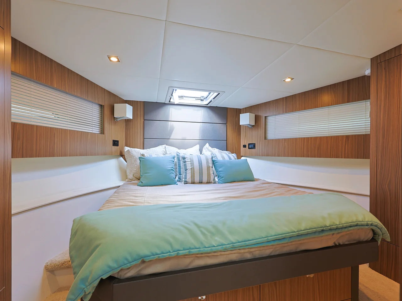 2026 Cruisers Yachts 42 Cantius 42.0 feet, Seabrook, TX #26