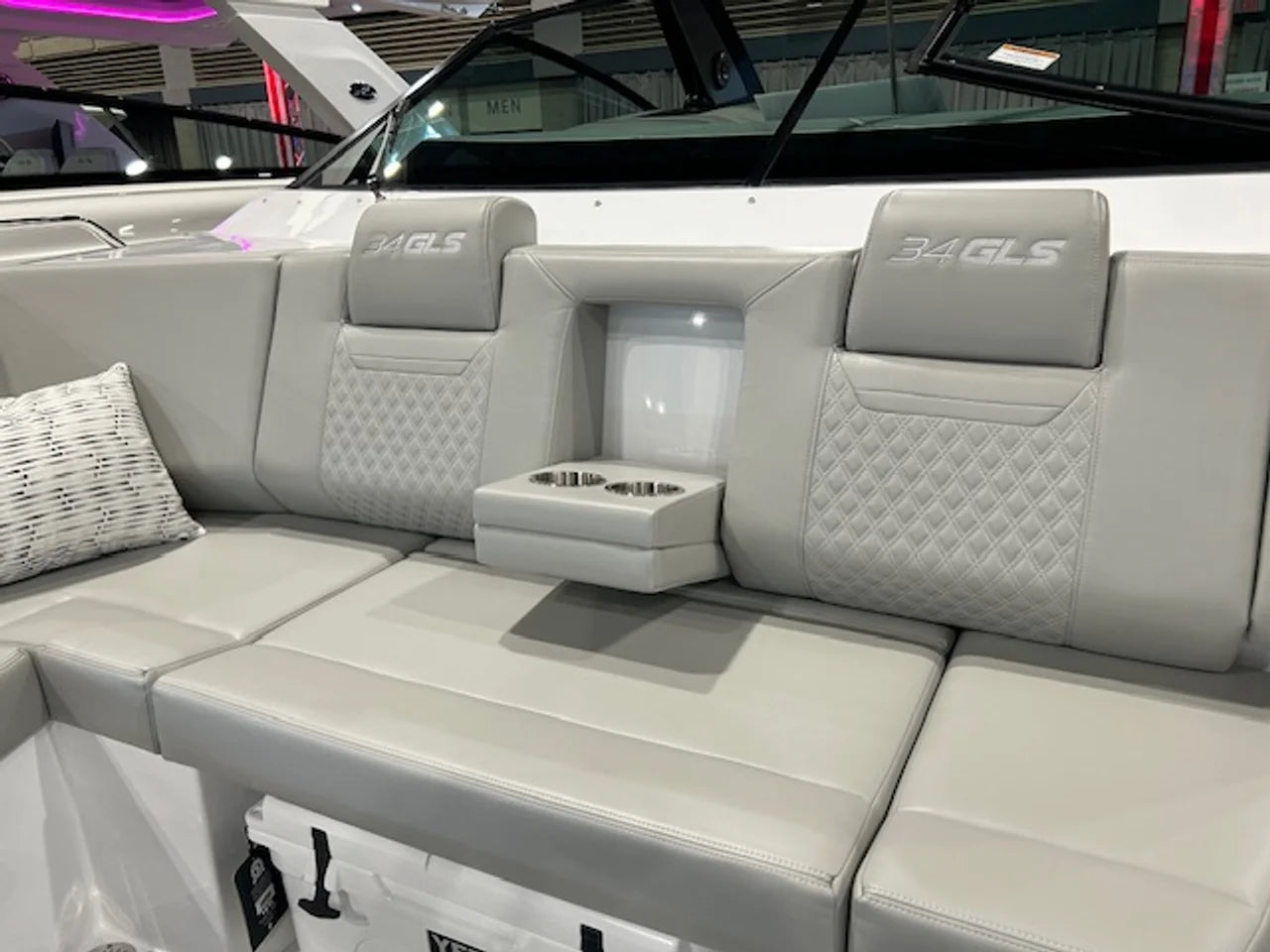 2026 Cruisers Yachts 34 GLS Outboard 34.0 feet, Lake Ozark, MO #39