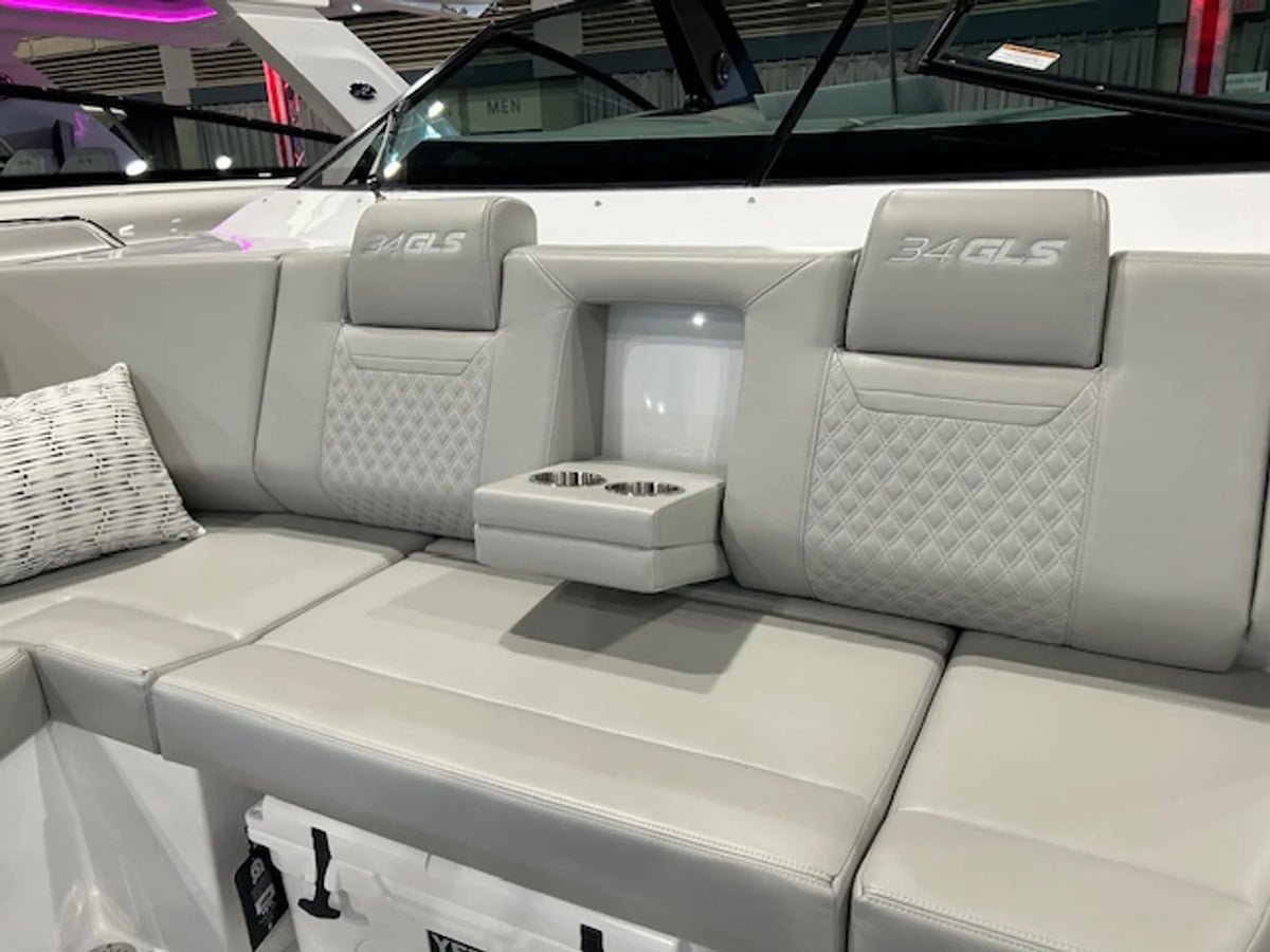 2026 Cruisers Yachts 34 GLS Outboard 34.0 feet, Lake Ozark, MO #39