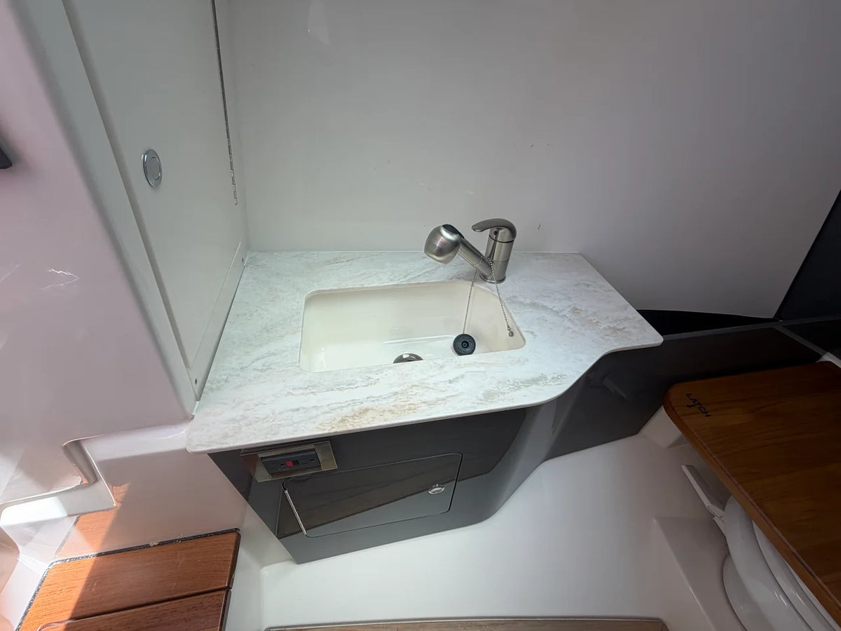 2027 Boston Whaler 330 Vantage 33.0 feet, Stuart, Florida #29
