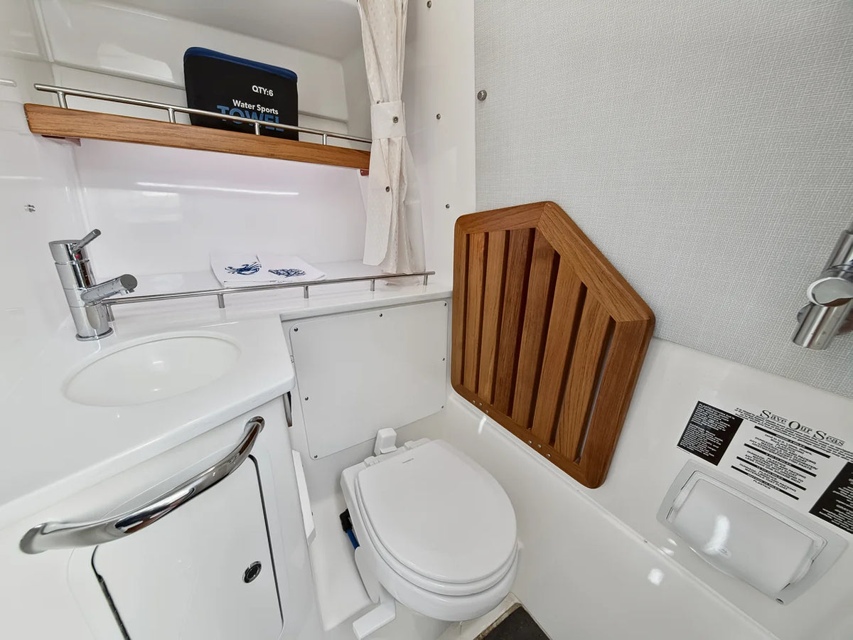 2025 Boston Whaler 350 REALM 35.0 feet, Stuart, Florida #27