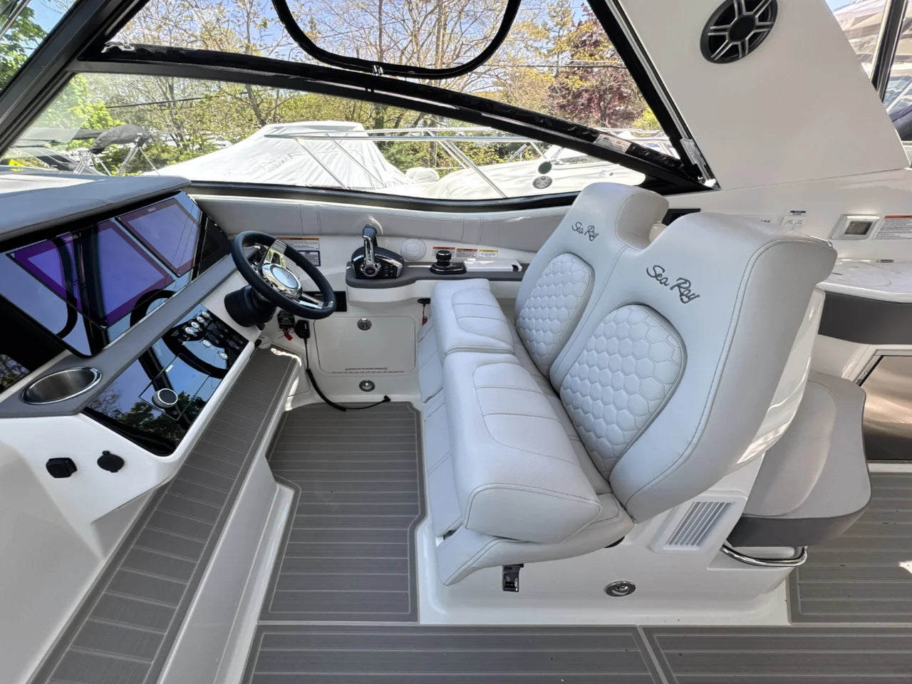 2026 Sea Ray Sundancer 320 Outboard 32.0 feet, Huntington, NY #25