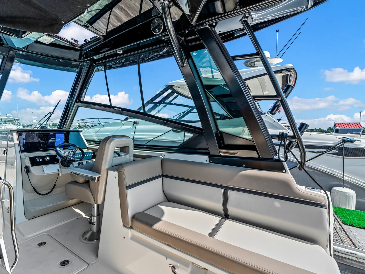 2026 Boston Whaler 330 Vantage 33.0 feet, Quincy, MA #15