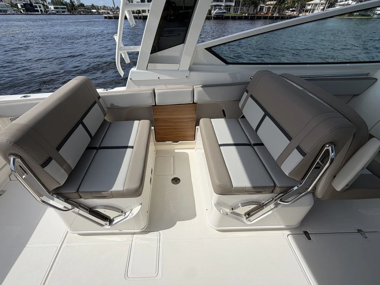 2027 Boston Whaler 330 Vantage 33.0 feet, Pompano Beach, Florida #36