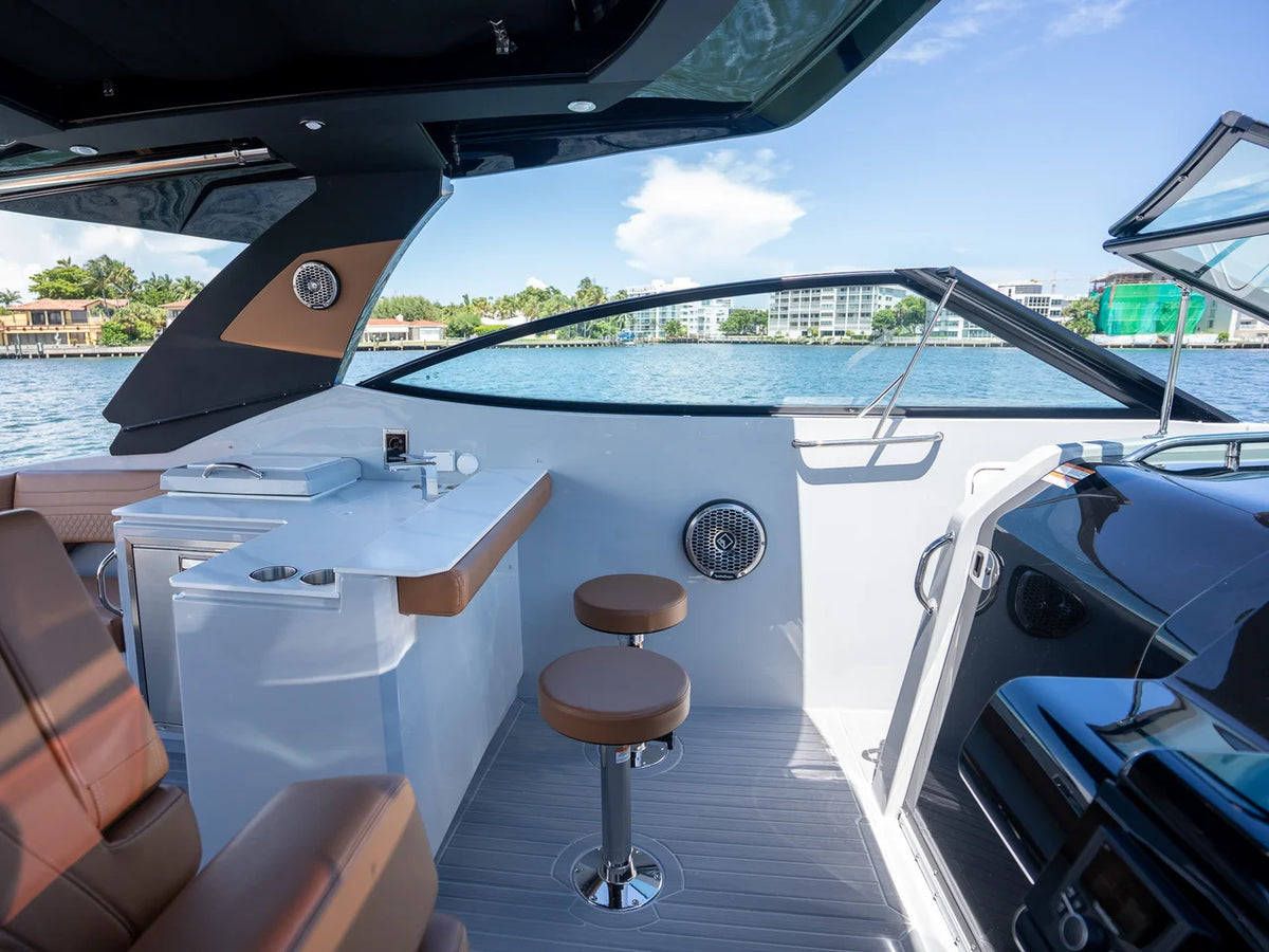 2027 Cruisers Yachts 38 GLS Outboard 38.0 feet, Miami, FL #19