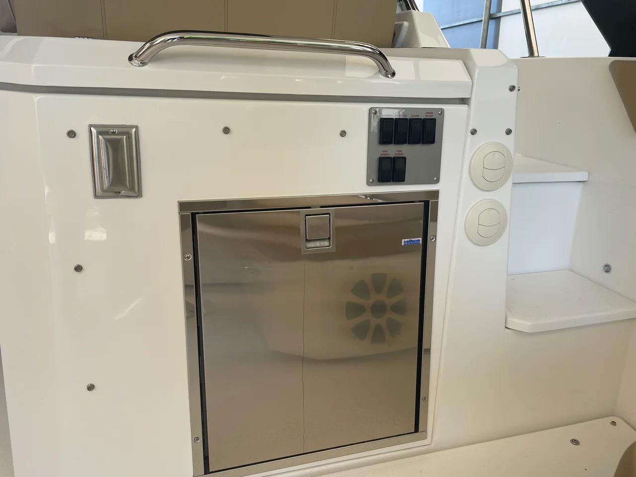 2015 Cruisers Yachts 390 EXPRESS COUPE 39.0 feet, Excelsior, Minnesota #45