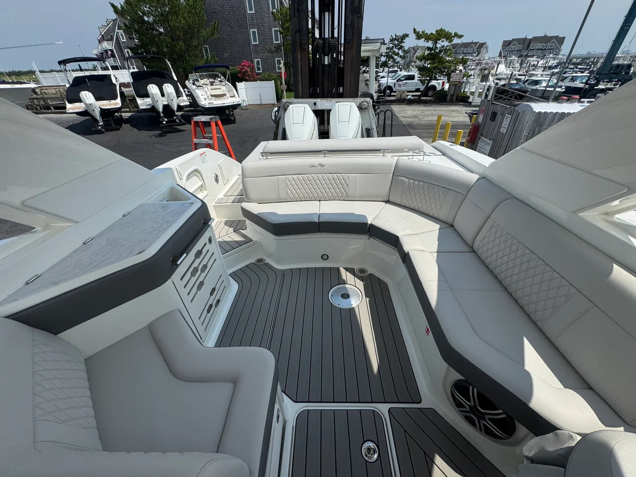 2027 Sea Ray SLX 310 Outboard 31.0 feet, Somers Point, New Jersey #9
