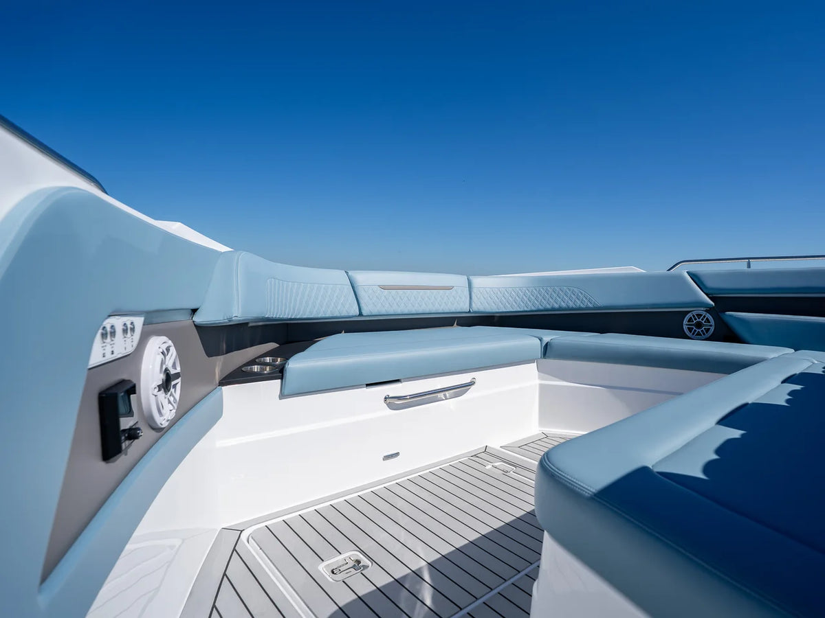 2027 Cruisers Yachts 50 GLS OB 50.0 feet, Clearwater, Florida #40