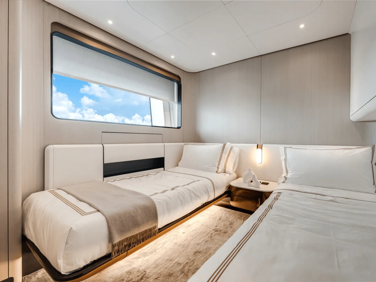 2027 Azimut Grande 36M 115.0 feet, Inuvik, Northwest Territories #25