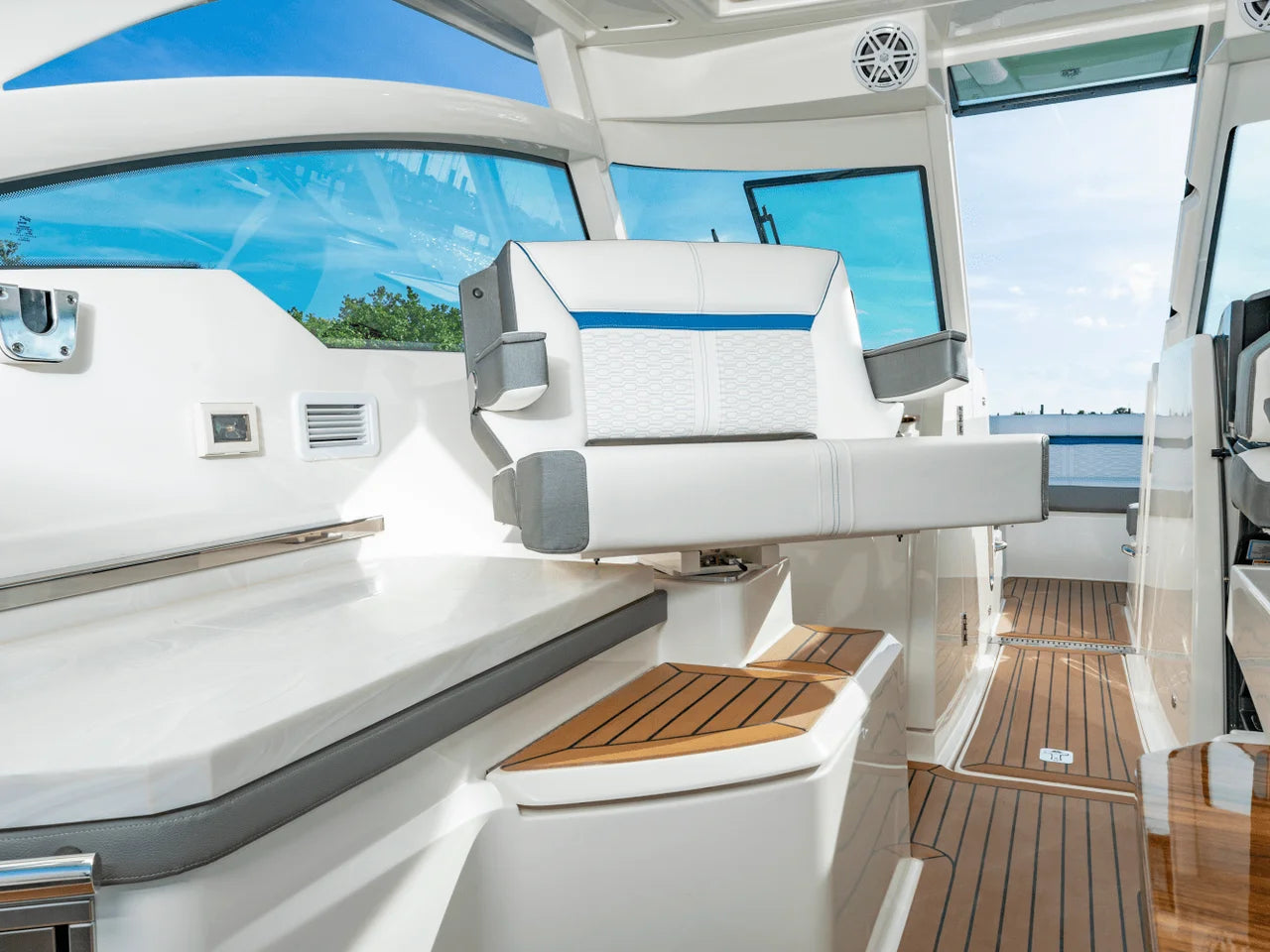2025 Tiara Yachts LX 34 34.0 feet, Inuvik, Northwest Territories #30