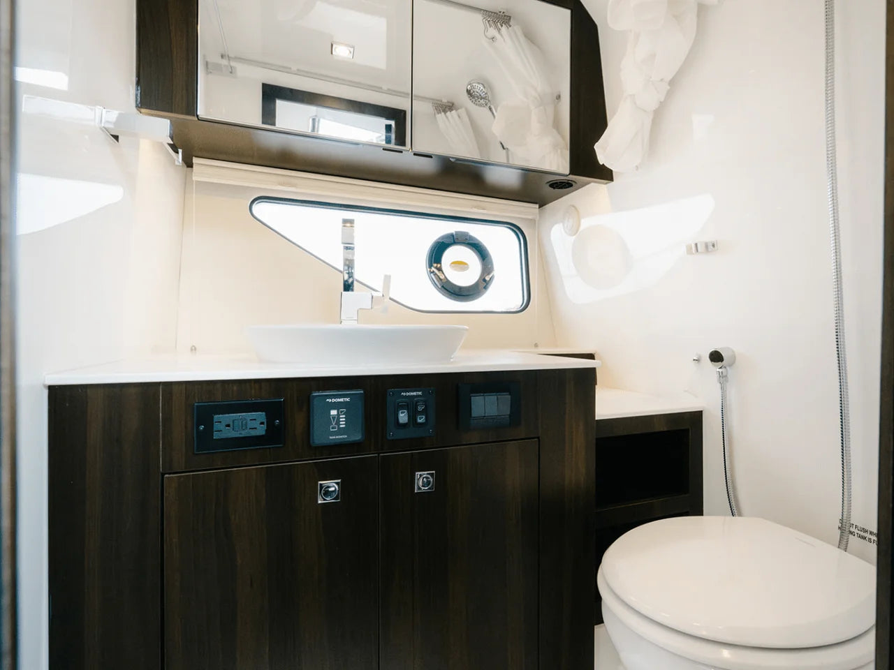 2025 Cruisers Yachts 38 GLS Outboard 38.0 feet, Charleston, SC #22