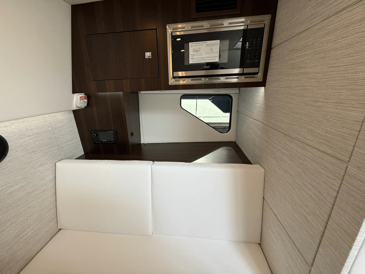 2026 Cruisers Yachts 34 GLS Outboard 34.0 feet, Grasonville, MD #25